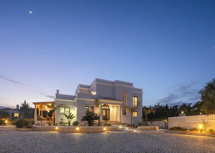 Luxury Villa *